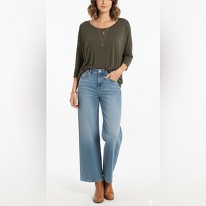 Babaton Olive Green Go-To Long Sleeve - XS (Oversized Fit) P2P 19 in